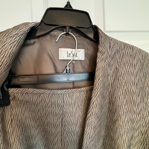 2pc Le Suit suit - Picture 2 of 3